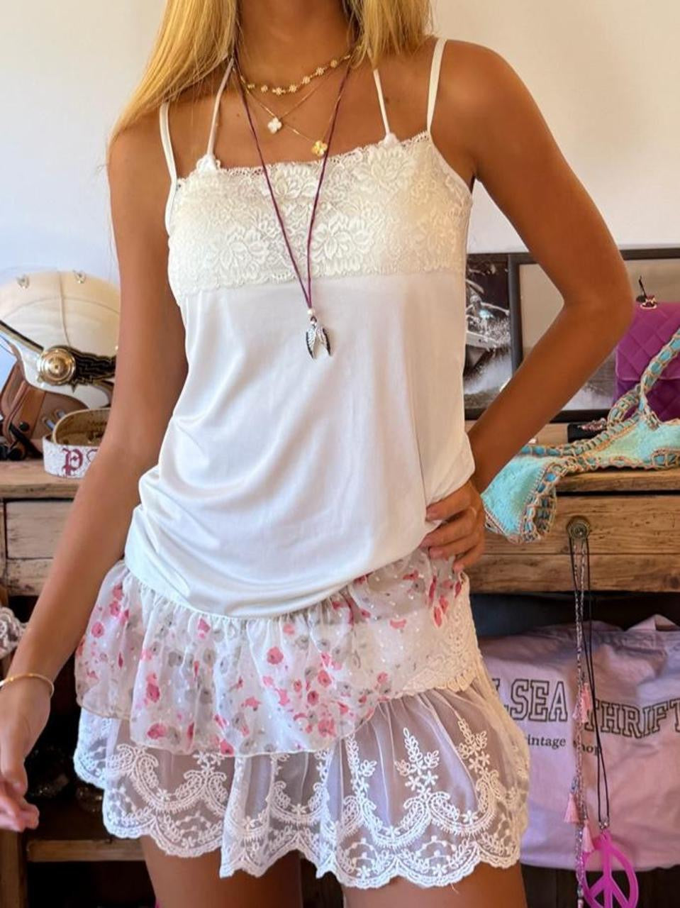 Vintage 00’s white lace trim cami top