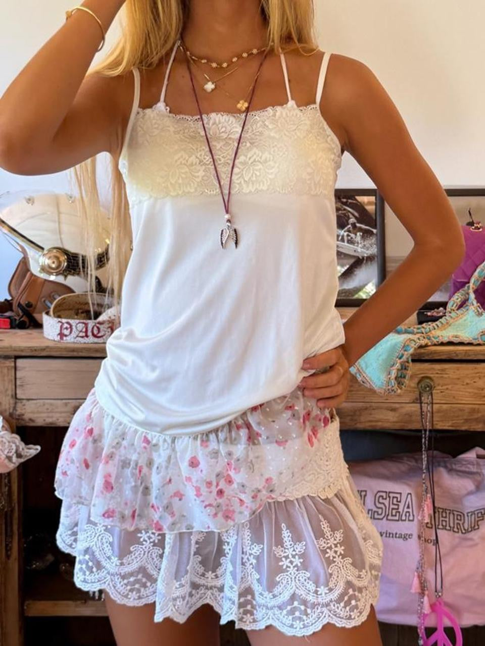 Vintage 00’s white lace trim cami top